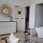 Wunderschoene Wohnung In Drage Mit Garten, Terrasse Und Gemeinsamem Pool