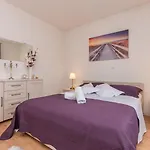 Beautiful Villa Maris With Pool