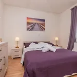 Beautiful Villa Maris With Pool