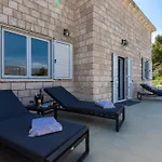 Villa Elixir
