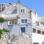 Studio Apartment Violeta 3