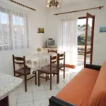 Apartments By The Sea Zavalatica, Korcula - 9315