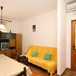 Apartments By The Sea Ugljan - 830