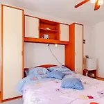 Apartments And Rooms With Parking Space Mali Ston