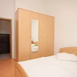 Family Friendly Seaside Apartments Preko, Ugljan - 8232