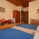Apartments By The Sea Starigrad, Paklenica - 6589