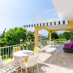 Villa Bind