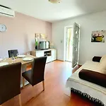 Apartments Mirjana