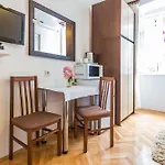 Mila Apartments In Old Town Centre