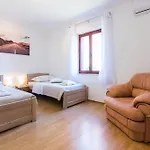 Kelava Rooms