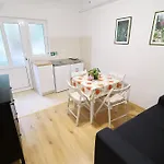 Apartments Nodilo