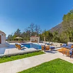 Villa Doline