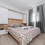 Villa Silver