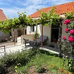 Vicina Summer Apartments