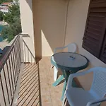 Private Beach Apartment And Rooms