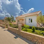 Apartment Holiday Home Doma, Cilipi Near Dubrovnik