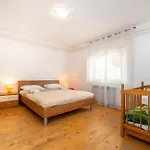 Spacious Holiday Home Joy With Pool And Playground, Suhovare
