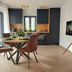 Apartment Victoria - 2 Bed Apartment With Balcony