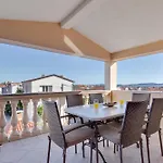 Apartman Dina