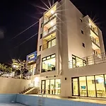 Suave Hotel