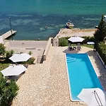 Apartments Pralas