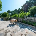 Apartments & Rooms Tapera