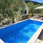 Vineyard House & Olive Grove House