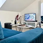 New Modern Studio Apartment Nina