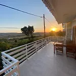Sea View Apartments Nini