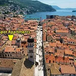Old Town Top Spot Apartments