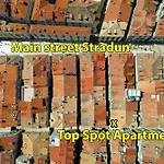 Old Town Top Spot Apartments