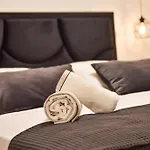 Luxury Apartments La Perla
