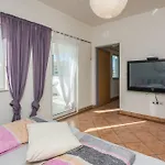 Apartments By The Sea Vir - 18525