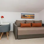 Apartments By The Sea Vir - 18557
