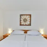 Apartments By The Sea Vir - 18523