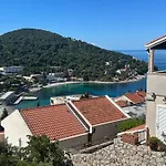 Apartment Ecru