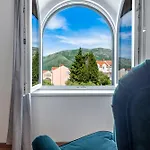 Tin Apartment