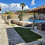 Villa Guardian