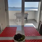 Four Stars Apartments