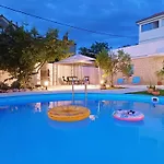 Apartments Villa Mihaela