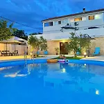 Apartments Villa Mihaela