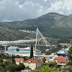Cruise Ship Bridge View Apartment Luka