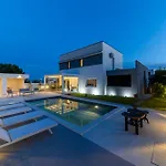 Alba Family Home