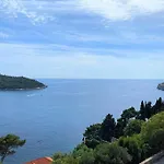 Sarah-Sea View Apartment In Center