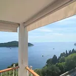 Sarah-Sea View Apartment In Center