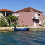 Apartments With A Parking Space Rogotin, Neretva Delta - Usce Neretve - 23141