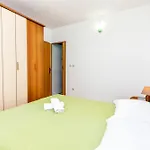 Apartment Leo
