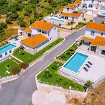 Villa Bohemica With Private Heated Pool