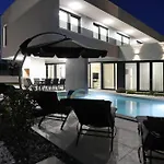 Luxurious Villa 034 With Heated Pool