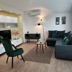 Apartments Aurora